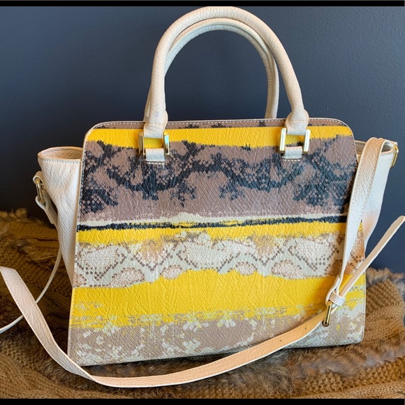 Hand Bag - Picture 8 of 12